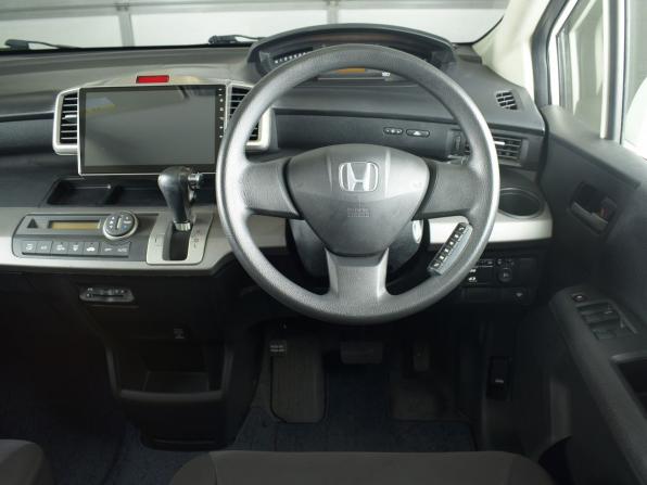 Honda Freed I с пробегом 2010 года, цена 999 995 рублей, 97340 км, компактвэн, Автокод Объявления