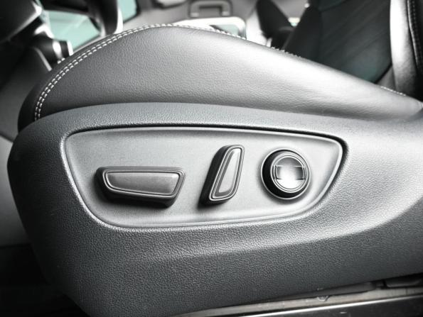 Toyota RAV4 V (XA50) с пробегом 2021 года, цена 3 199 000 рублей, 139421 км, внедорожник, Автокод Объявления