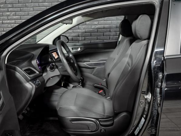 Hyundai Solaris II Рестайлинг с пробегом 2021 года, цена 1 360 000 рублей, 106375 км, седан, Автокод Объявления