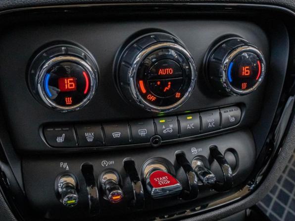 Mini Clubman II с пробегом 2018 года, цена 1 629 000 рублей, 124677 км, универсал, Автокод Объявления