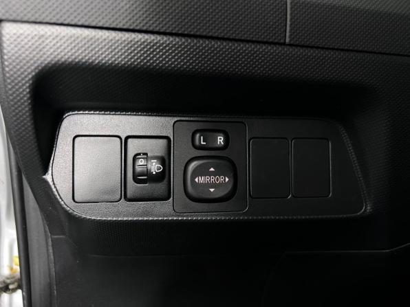 Toyota Auris I Рестайлинг с пробегом 2011 года, цена 950 000 рублей, 193108 км, хэтчбек, Автокод Объявления