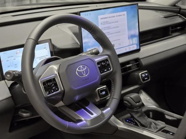 Toyota RAV4 VI (XA60) с пробегом 2026 года, цена 4 070 000 рублей, 20 км, внедорожник, Автокод Объявления