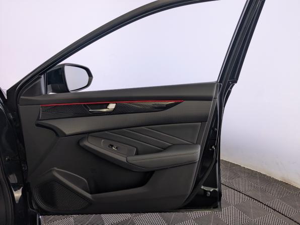 Dongfeng Shine Max с пробегом 2024 года, цена 1 745 000 рублей, 15600 км, седан, Автокод Объявления