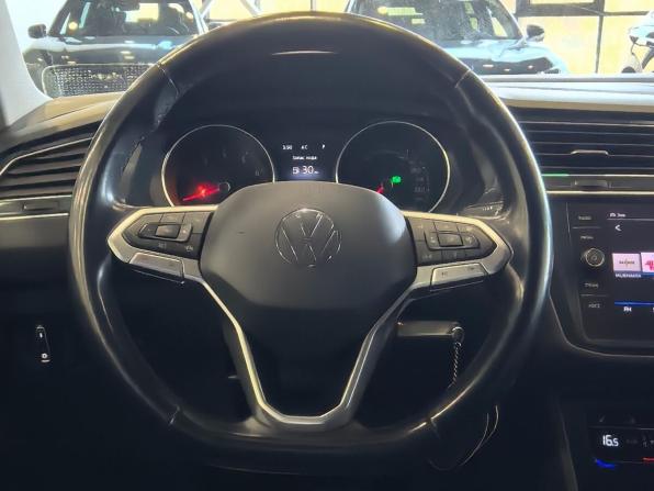 Volkswagen Tiguan II Рестайлинг с пробегом 2021 года, цена 2 199 000 рублей, 118032 км, внедорожник, Автокод Объявления