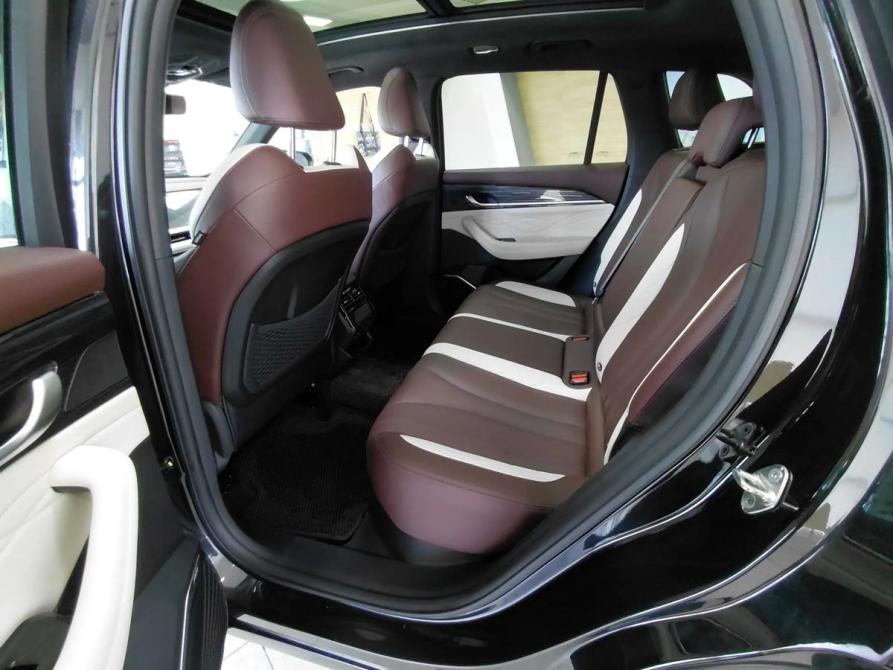 Geely Monjaro I Москва  - изображение 12