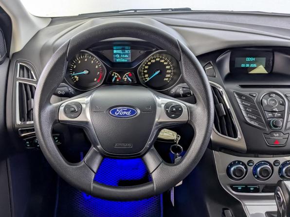 Ford Focus III с пробегом 2012 года, цена 900 000 рублей, 71132 км, седан, Автокод Объявления