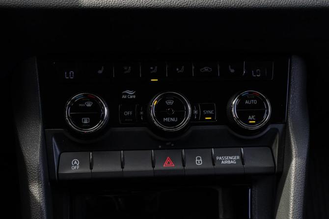 Skoda Karoq I с пробегом 2021 года, цена 2 530 000 рублей, 55383 км, внедорожник, Автокод Объявления
