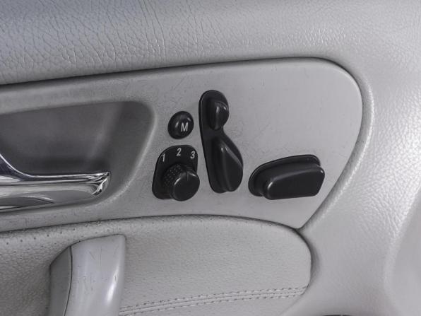 Mercedes-Benz C-Класс II (W203) Рестайлинг с пробегом 2006 года, цена 909 000 рублей, 360178 км, седан, Автокод Объявления