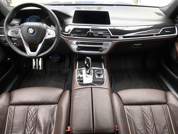 BMW 7 серии VI (G11/G12) с пробегом 2017 года, цена 3 680 000 рублей, 215977 км, седан, Автокод Объявления