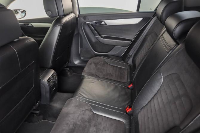 Volkswagen Passat B7 с пробегом 2012 года, цена 929 000 рублей, 238500 км, седан, Автокод Объявления