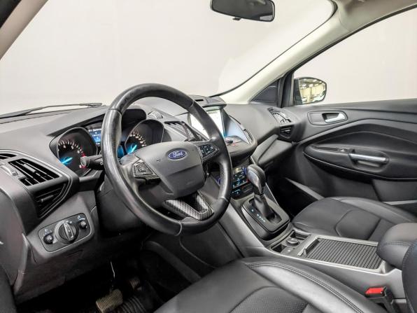 Ford Kuga II Рестайлинг с пробегом 2017 года, цена 1 725 000 рублей, 97619 км, внедорожник, Автокод Объявления