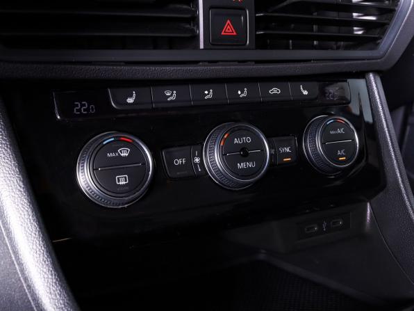 Volkswagen Jetta VII с пробегом 2020 года, цена 1 799 000 рублей, 153249 км, седан, Автокод Объявления
