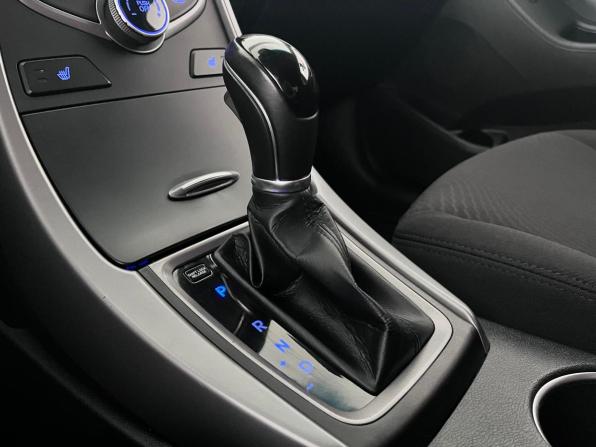 Hyundai Elantra V (MD) Рестайлинг с пробегом 2015 года, цена 1 300 000 рублей, 167262 км, седан, Автокод Объявления