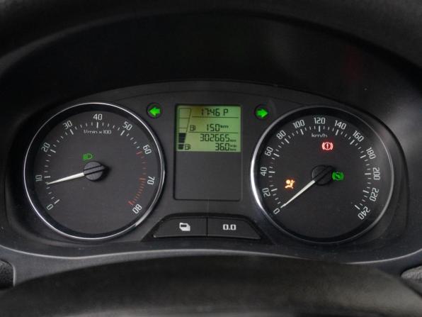 Skoda Fabia II Рестайлинг с пробегом 2011 года, цена 619 000 рублей, 302676 км, хэтчбек, Автокод Объявления