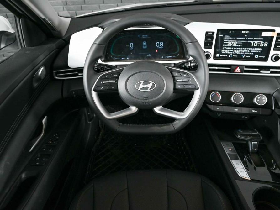 Hyundai Elantra VII (CN7) Рестайлинг Екатеринбург  - изображение 11