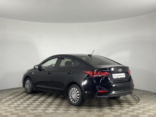Hyundai Solaris II с пробегом 2017 года, цена 990 000 рублей, 136368 км, седан, Автокод Объявления