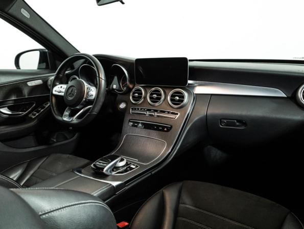 Mercedes-Benz C-Класс IV (W205) Рестайлинг с пробегом 2018 года, цена 2 599 585 рублей, 70051 км, седан, Автокод Объявления