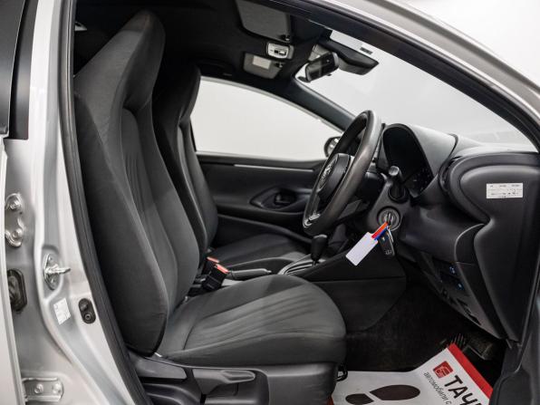Toyota Yaris IV с пробегом 2020 года, цена 1 177 000 рублей, 104356 км, хэтчбек, Автокод Объявления