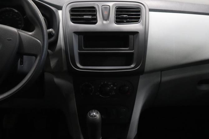 Renault Logan II с пробегом 2015 года, цена 720 000 рублей, 93196 км, седан, Автокод Объявления