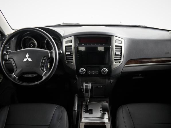 Mitsubishi Pajero IV Рестайлинг 2 с пробегом 2021 года, цена 3 835 000 рублей, 39893 км, внедорожник, Автокод Объявления