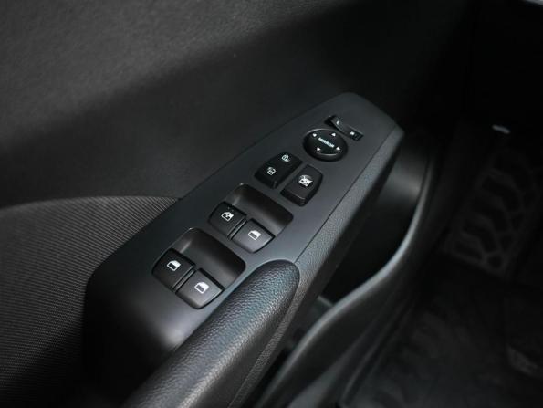 Hyundai Solaris II с пробегом 2017 года, цена 1 199 000 рублей, 106678 км, седан, Автокод Объявления