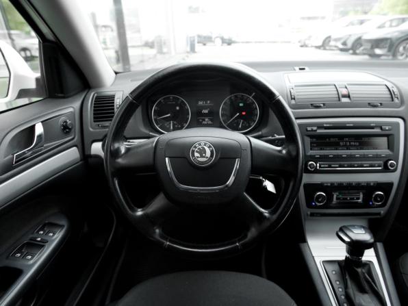 Skoda Octavia II (A5) Рестайлинг с пробегом 2012 года, цена 798 000 рублей, 258000 км, лифтбек, Автокод Объявления