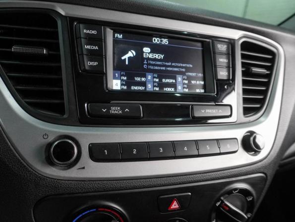 Hyundai Solaris II с пробегом 2017 года, цена 1 379 000 рублей, 105763 км, седан, Автокод Объявления
