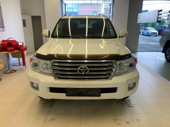Toyota Land Cruiser 200 Series Рестайлинг 1 с пробегом 2014 года, цена 2 900 000 рублей, 303227 км, внедорожник, Автокод Объявления