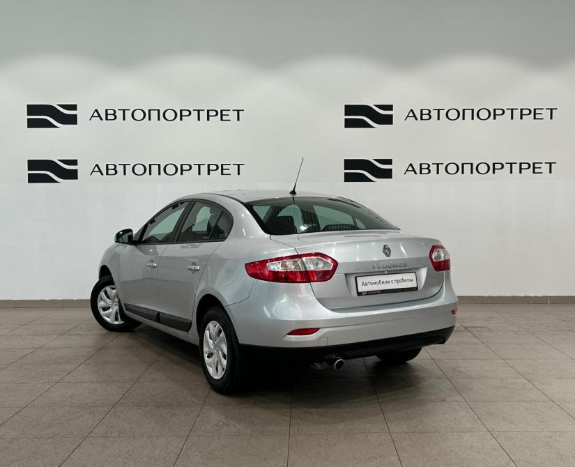 Renault Fluence I Рестайлинг Санкт-Петербург  - изображение 5