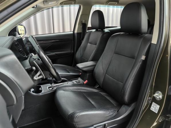 Mitsubishi Outlander III Рестайлинг 2 с пробегом 2016 года, цена 1 899 000 рублей, 162316 км, внедорожник, Автокод Объявления