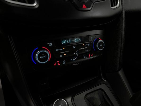 Ford Focus III Рестайлинг с пробегом 2018 года, цена 995 000 рублей, 67602 км, хэтчбек, Автокод Объявления