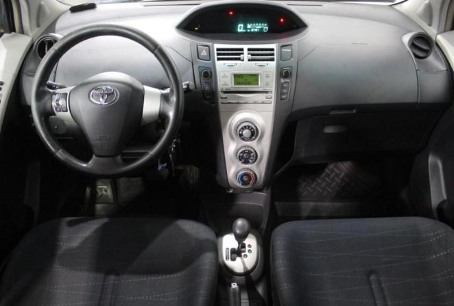 Toyota Yaris II с пробегом 2007 года, цена 550 000 рублей, 197490 км, хэтчбек, Автокод Объявления
