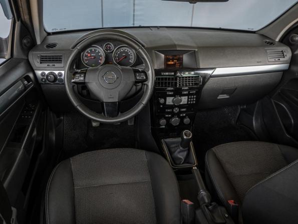Opel Astra H Рестайлинг с пробегом 2008 года, цена 695 000 рублей, 209963 км, универсал, Автокод Объявления