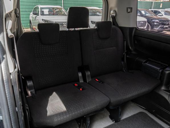 Toyota Voxy III (R80) с пробегом 2017 года, цена 1 750 000 рублей, 158887 км, минивэн, Автокод Объявления