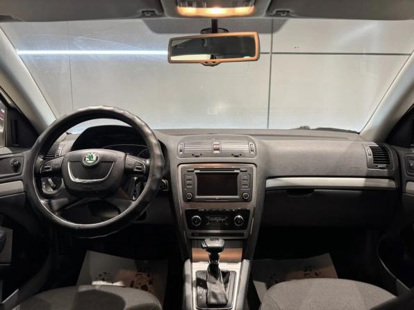 Skoda Octavia II (A5) Рестайлинг с пробегом 2011 года, цена 735 000 рублей, 214000 км, лифтбек, Автокод Объявления