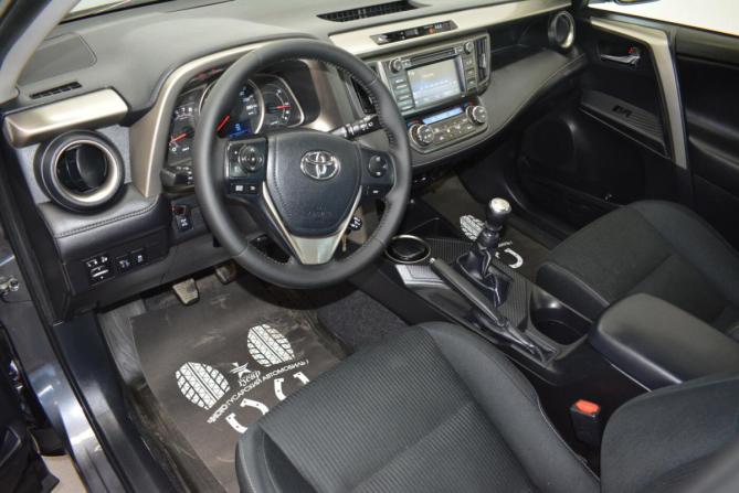 Toyota RAV4 IV (XA40) с пробегом 2014 года, цена 2 099 000 рублей, 205000 км, внедорожник, Автокод Объявления
