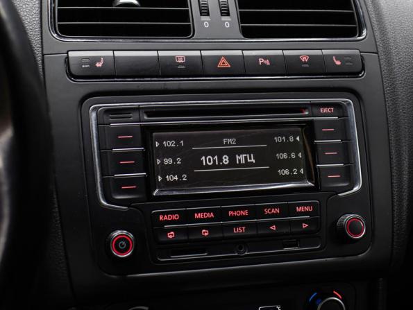Volkswagen Polo V Рестайлинг с пробегом 2015 года, цена 929 000 рублей, 172296 км, седан, Автокод Объявления