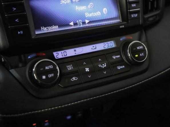 Toyota RAV4 IV (XA40) Рестайлинг с пробегом 2019 года, цена 2 489 000 рублей, 115000 км, внедорожник, Автокод Объявления