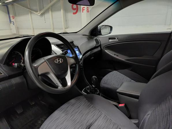 Hyundai Solaris I Рестайлинг с пробегом 2015 года, цена 730 000 рублей, 237559 км, седан, Автокод Объявления