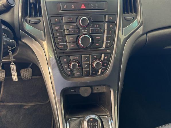 Opel Astra J Рестайлинг с пробегом 2013 года, цена 849 000 рублей, 154350 км, седан, Автокод Объявления