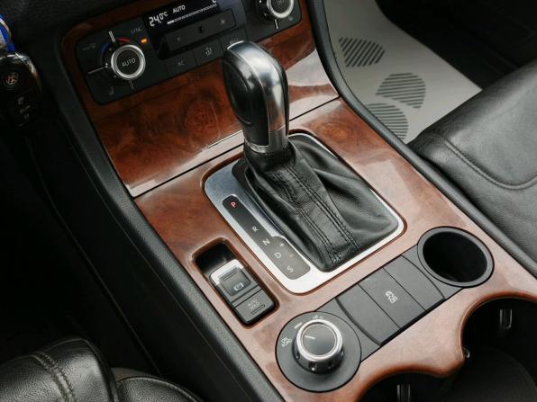 Volkswagen Touareg II с пробегом 2012 года, цена 1 700 000 рублей, 330375 км, внедорожник, Автокод Объявления