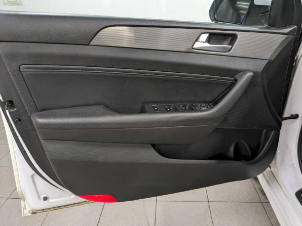 Hyundai Sonata VII (LF) Рестайлинг с пробегом 2018 года, цена 1 490 000 рублей, 170172 км, седан, Автокод Объявления