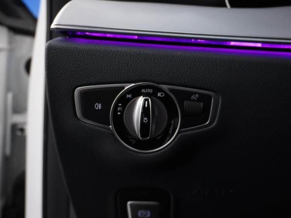 Mercedes-Benz E-Класс V (W213 S213 C238) Рестайлинг с пробегом 2021 года, цена 4 749 546 рублей, 42360 км, седан, Автокод Объявления