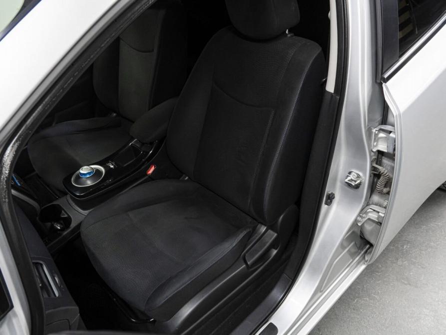 Nissan Leaf I (ZE0/AZE0) Тюмень  - изображение 16