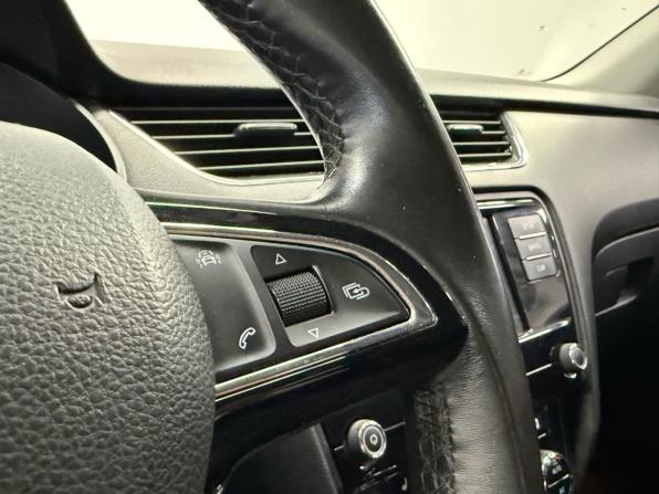 Skoda Octavia III (A7) Рестайлинг с пробегом 2018 года, цена 1 790 000 рублей, 122046 км, лифтбек, Автокод Объявления