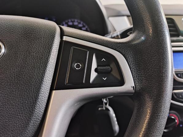 Hyundai Solaris I с пробегом 2012 года, цена 820 000 рублей, 215956 км, седан, Автокод Объявления