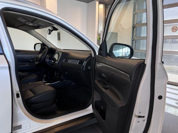 Mitsubishi Outlander III Рестайлинг 3 с пробегом 2021 года, цена 3 240 000 рублей, 51286 км, внедорожник, Автокод Объявления
