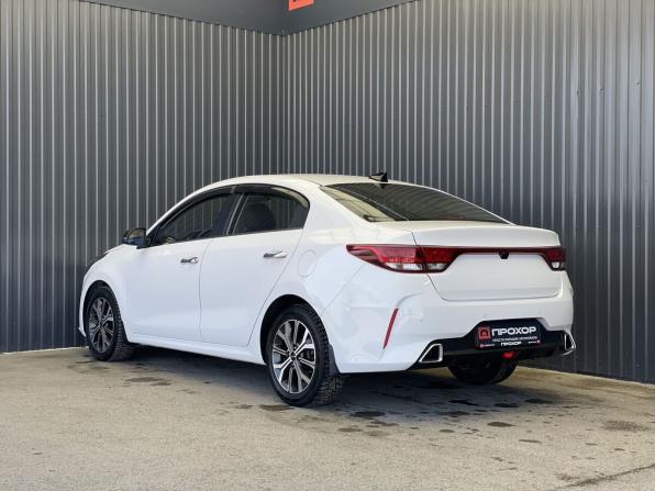 Kia Rio IV Рестайлинг с пробегом 2021 года, цена 2 227 000 рублей, 35335 км, седан, Автокод Объявления