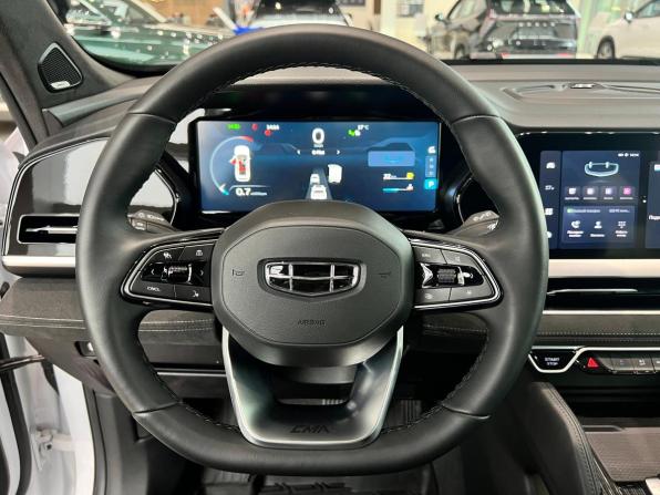 Geely Monjaro I с пробегом 2024 года, цена 4 595 000 рублей, 2805 км, внедорожник, Автокод Объявления