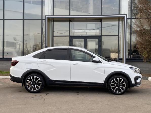 Lada (ВАЗ) Vesta I Рестайлинг (NG) с пробегом 2024 года, цена 1 319 000 рублей, 52000 км, седан, Автокод Объявления